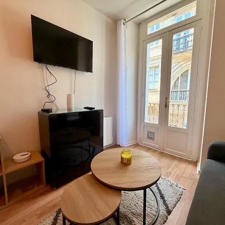 Boetie - T1 Bis Avec 1 Lit 1 Canape-lit Au Centre De Apartament *